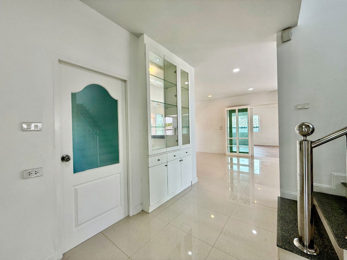 รูป ขายบ้านเดี่ยวหลังใหญ่ 2 ชั้น ห้องมุม หมู่บ้านสวนดอกไม้ บรมราชชนนี 105 - รูปที่ 22/57