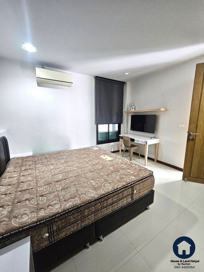 picture For rent: Luxurious 2-story detached house with furniture, uses solar cell system throughout the house, 4 bedrooms, size 46 sq m. ● Rent 35,000 baht - 9/26