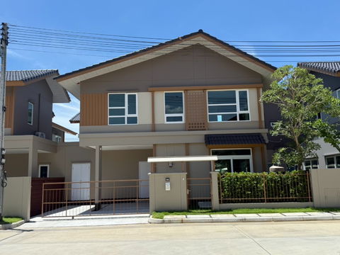 Detached House New Phase, Japanese style ,PRICE 5.39 best location! On the main road! Near the expressway!