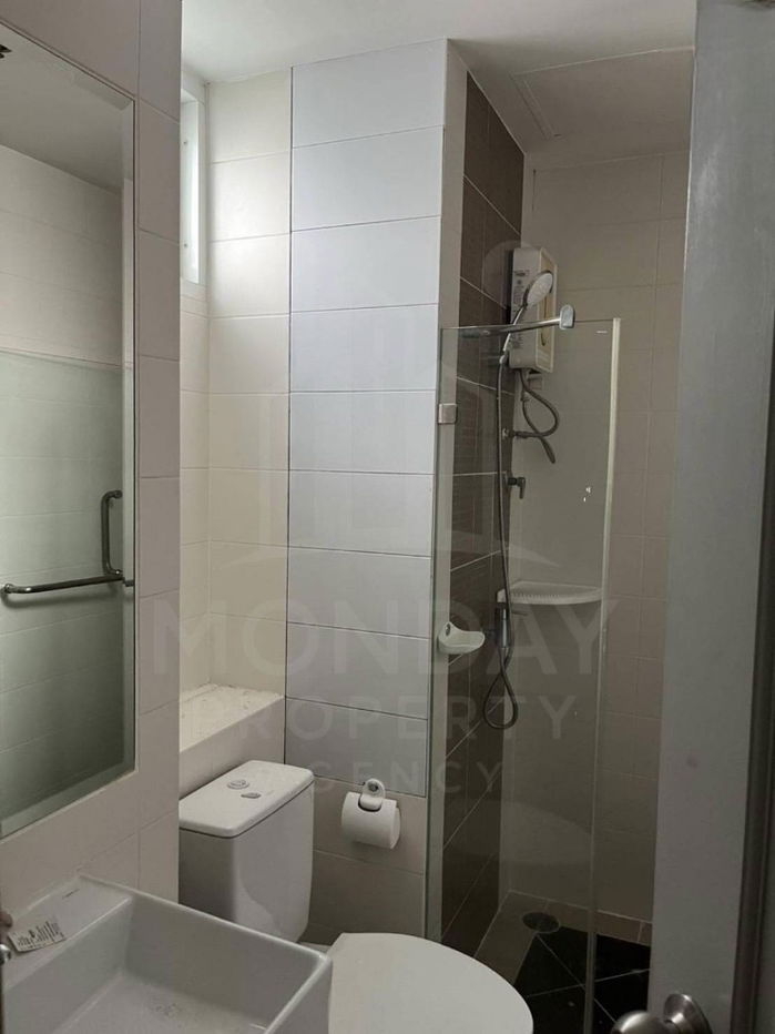 picture Hot Deal!! For Rent - Condo Great Price at The Complete Narathiwat.  - 8/9