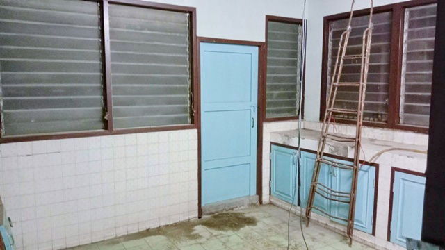 picture MRT SanamChai 800m. Commercial building for rent 1unit 4-storey + 1mezzanine corner unit 33sq.wa. 54 - 6/8