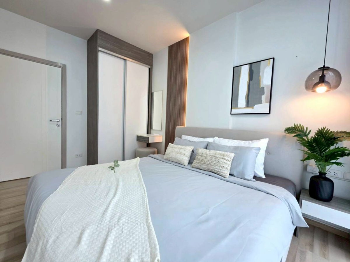 picture The Base Downtown For Sell WR-03597 - 7/15