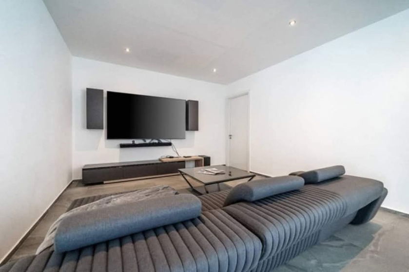 picture Luxury 3-storey house with elevator for rent in Pattaya - 5/12