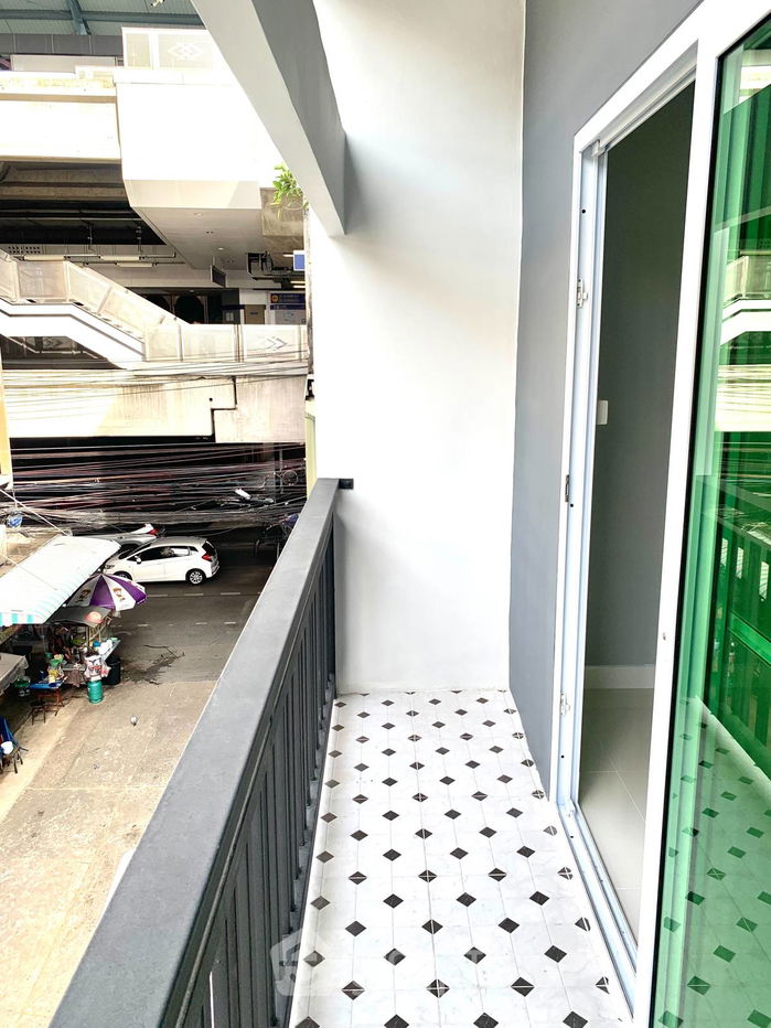 picture 2-BR Townhouse near MRT Bang Yi Khan (ID 2229687) - 31/44