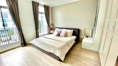 Townhouses for rent : Code: KJ8065 for rent Townhome Mega Bangna (Indy 2 Bangna Ram 2 compound )