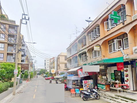 BTS OnNut 400m. 3-story commercial building for rent 6bed Sukhumvit 52-54-56 22sq.wa. 242sq.m. Sukhu