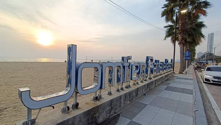รูป คอนโดติดชายหาดจอมเทียน  ติดสระว่ายน้ำ - รูปที่ 28/50