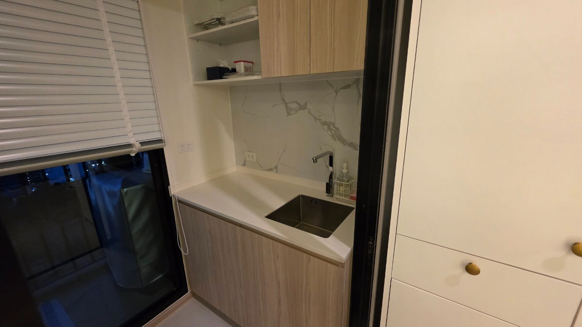 picture Selling condo next to the MRT Lat Phrao and the yellow line 3.9MB, complete with 1 bedroom, 1 bathroom. - 13/19