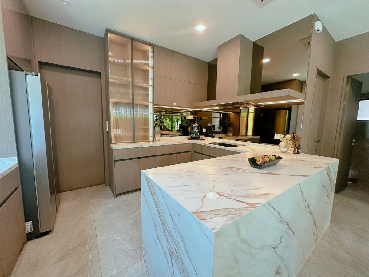 รูป ให้เช่าบ้านเดี่ยวโครงการมัณฑนา กม.15 แบบบ้าน Premier บ้านหรูบนถนนบางนา บ้านสวย ตกแต่งครบพร้อมเข้าอยู่ ใกล้โรงเรียนนานาชาติ ASB- RW006768 - รูปที่ 16/18