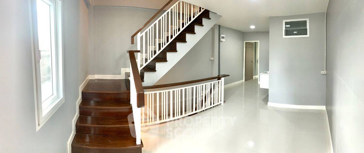 picture 2-BR Townhouse near MRT Bang Yi Khan (ID 2229687) - 16/44