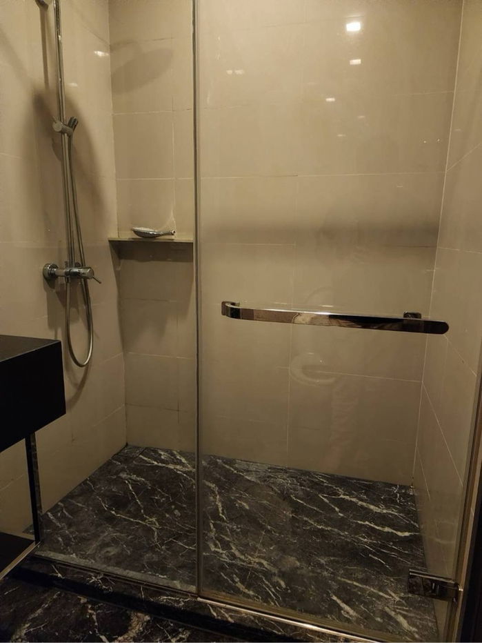 picture ‼️For rent✨Edge Sukhumvit 23🔥Line ID: @034etfin 📲1 bedroom 1 bathroom‼️ MRT Sukhumvit 200 meters💙BTS Asok 250 meters💚 - 9/9