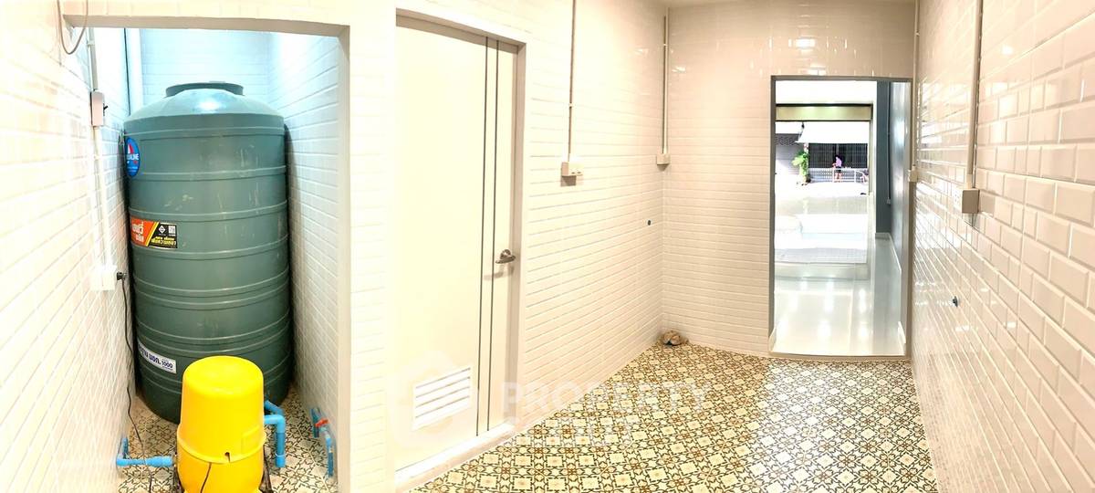 picture 2-BR Townhouse near MRT Bang Yi Khan (ID 2229687) - 6/44