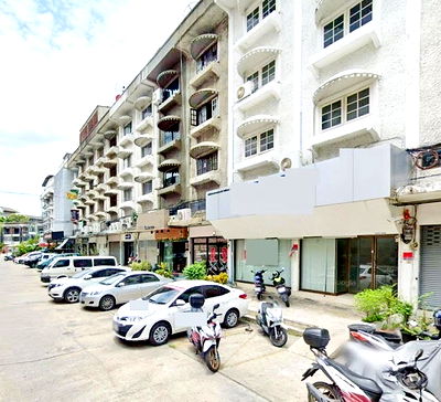 อาคารพาณิชย์ให้เช่า : MRT ลาดพร้าว 101 เพียง 299ม เดอะมอลล์ บางกะปิ 1กม. ให้เช่าอาคาร 4 ชั้น 22ตร.วา 322ตร.ม. 4นอน ปากซอยมี 7-11. ลาดพร้าว 126-132 ใ