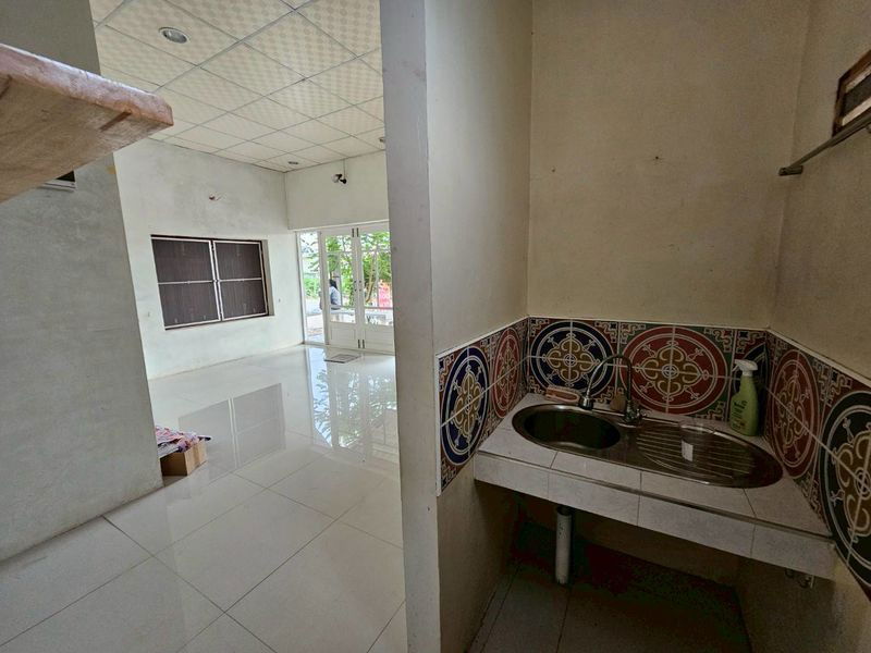 picture House for rent in Rayong, ready to move in, good location for business, next to concrete road, 4,000 baht per month. - 6/10