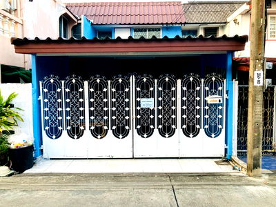ทาวน์โฮม ปากเกร็ด นนทบุรี : ทาวน์เฮาส์ 2 ชั้น 2 ห้องนอน 2 ห้องน้ำ พื้นที่ 31 ตารางวา หมู่บ้านสวัสดิการเพื่อข้าราชการ กทม. ในซอยหลังเซ็นทรัลพลาซา แจ้งวัฒนะ