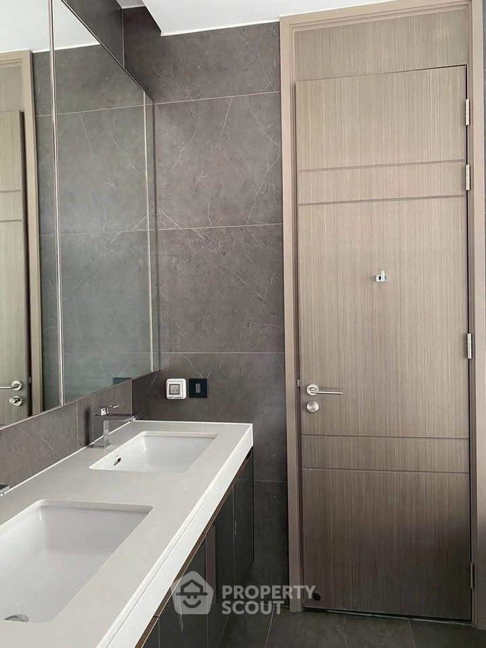 picture 2-BR Condo at The Esse At Singha Complex near MRT Phetchaburi (ID 2241674) - 13/17