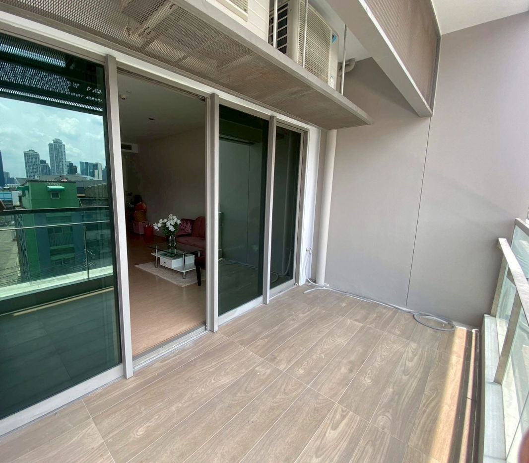 picture The Room Charoenkrung              30 - 4/11