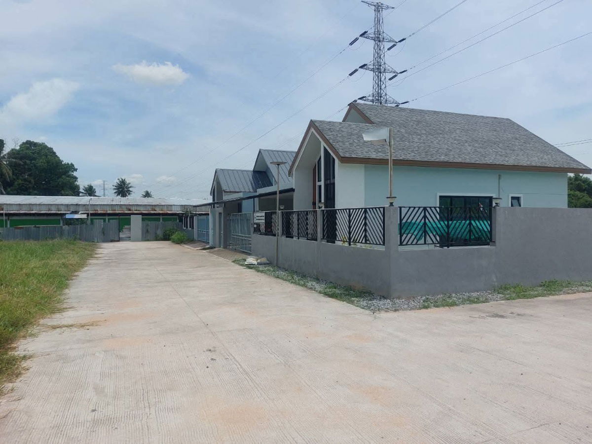 รูป ที่ดิน 4 ไร่ พร้อมบ้านสวยๆ 2 หลัง แถวเขาไม้แก้ว ใกล้ถนน 331 - รูปที่ 2/5
