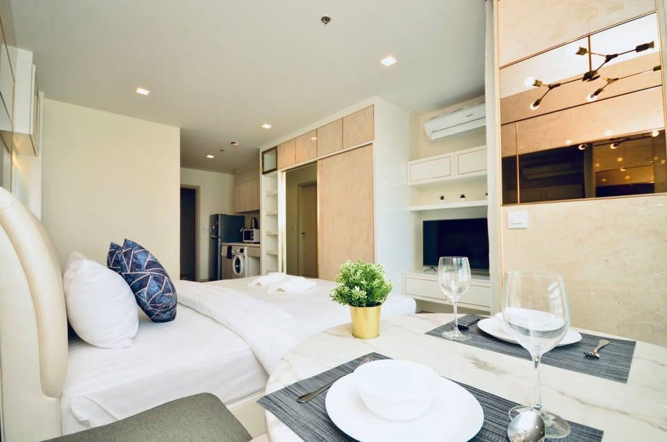 picture Life One Wireless【𝐑𝐄𝐍𝐓】🔥Simple and elegant luxury condo style, beautifully decorated and livable without being fake🔥  Contact Line ID: @hacondo - 2/10