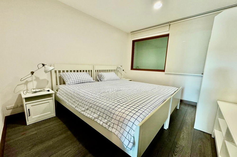 picture For Rent Penthouse !!🔥 Code C20240200005....The Crest Ruamrudee, 3 bed, 3 bath, 1 maid's room, high floor 14+, furnished, ready to move in 📣 - 6/10