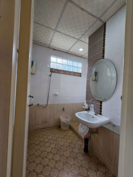 picture House for rent in Rayong, ready to move in, good location for business, next to concrete road, 4,000 baht per month. - 4/10