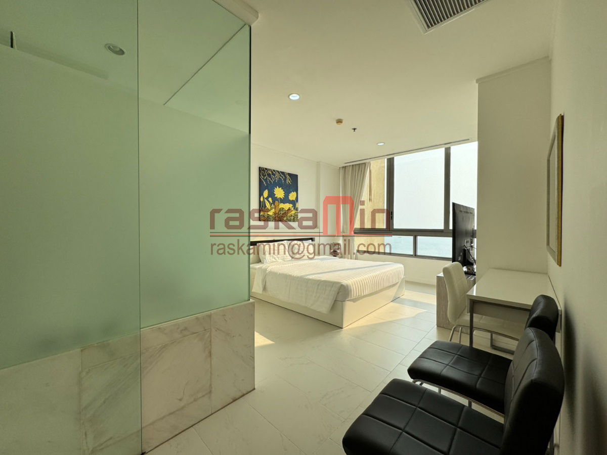 picture Luxury Beachfront Condo for Sale – Northpoint Wongamat - 11/38