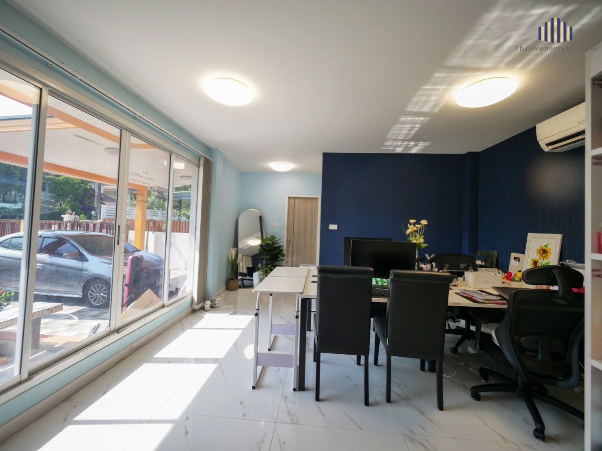 picture Urgent sale, custom-designed 2-storey detached house, Krisdanakorn Village 19, Khlong Nueng, only 600 meters from Phahonyothin Road. - 3/23