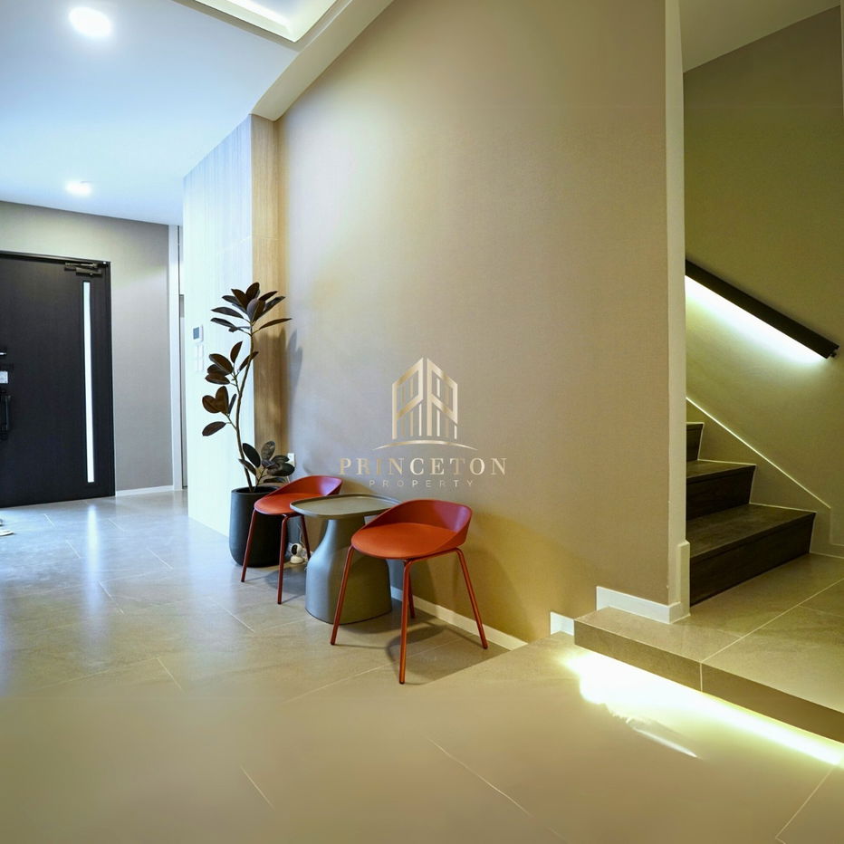 picture Luxury House For Rent Vive Krungthep Kreetha next to Wellington School  - 3/49