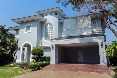 * Golden Nakara Onnut 65 for Sale *  4 bedrooms 5 bathrooms 