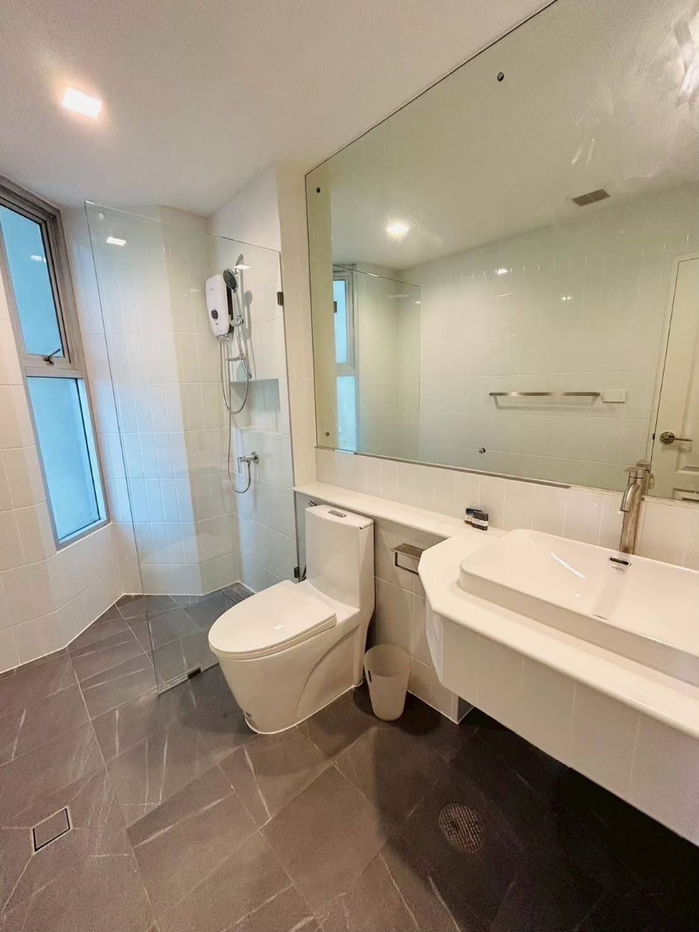 picture WS2009 🌇 Condo for rent📍 Sathorn House Condominium, next to BTS Surasak, 0 meters! Only 26,500 baht/month. - 13/17