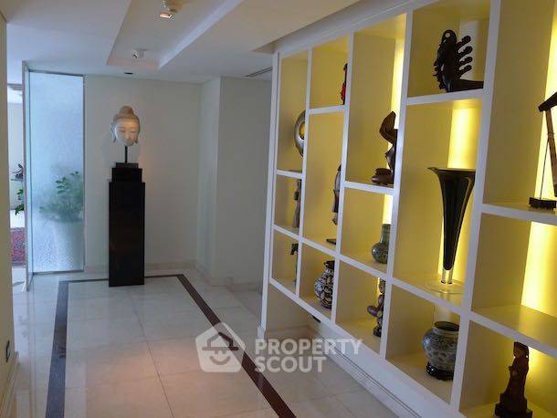 picture 4-BR Condo at The Lakes Bangkok near BTS Asok (ID 1756527) - 12/31