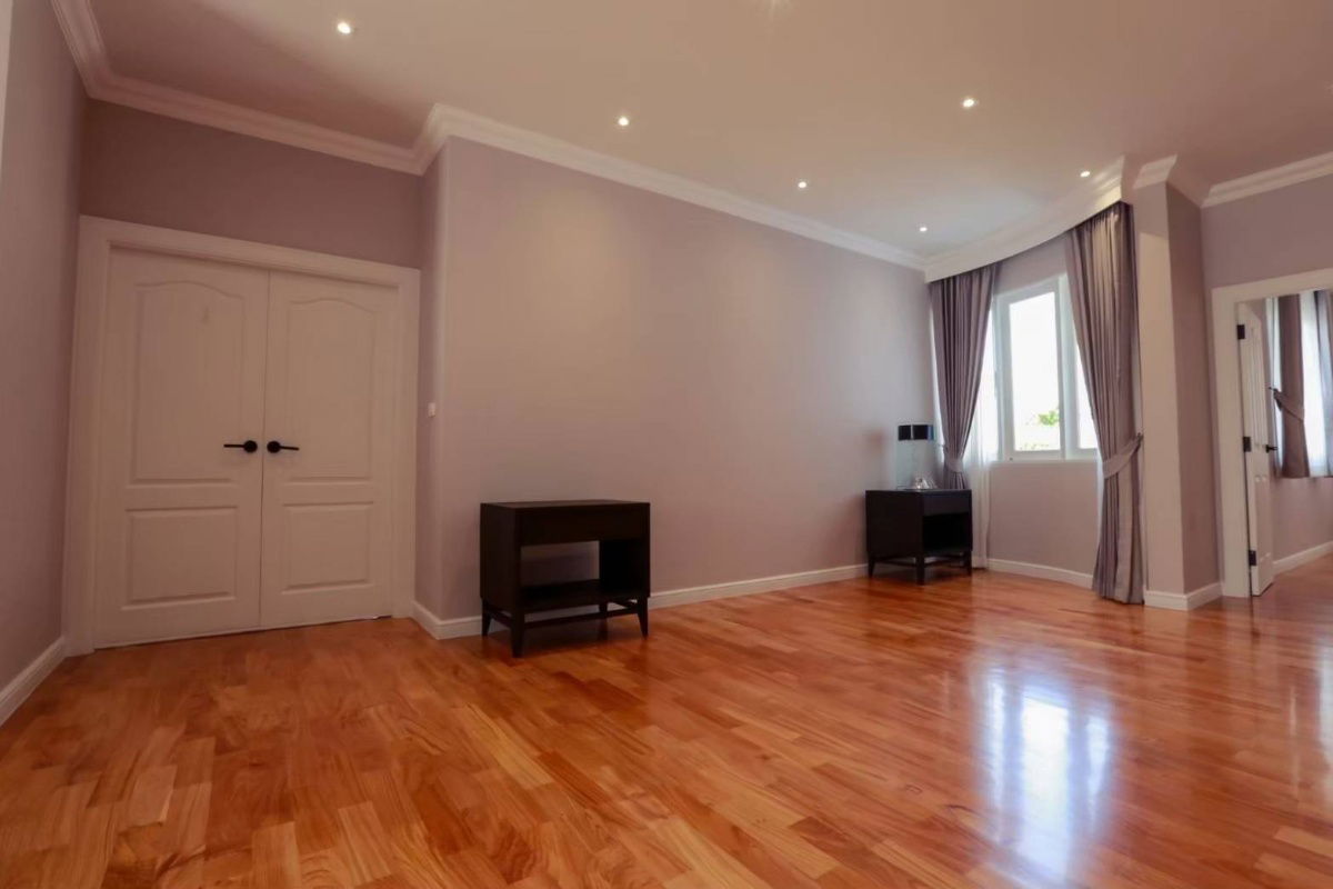 picture * Golden Nakara Onnut 65 for Sale *  4 bedrooms 5 bathrooms  - 30/50
