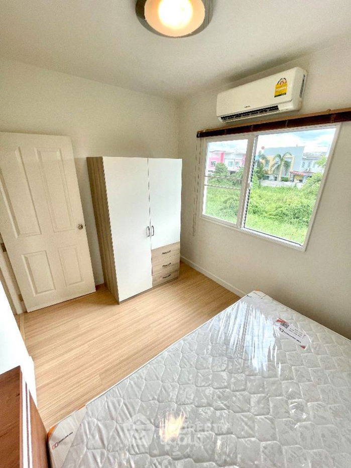 picture 3-BR Townhouse at Pleno Ramintra–Wongwaen in Sam Wa Tawan Tok (ID 1735569) - 15/20