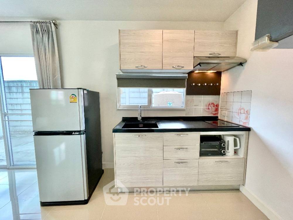 picture 3-BR Townhouse at Pleno Ramintra–Wongwaen in Sam Wa Tawan Tok (ID 1735569) - 9/20