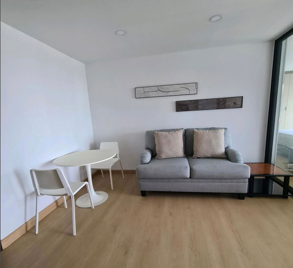 picture For rent: Sukhumvit Suite, beautiful, ready to move in, near BTS Bangna. Interested? Add me on Line @841qqlnr - 4/8