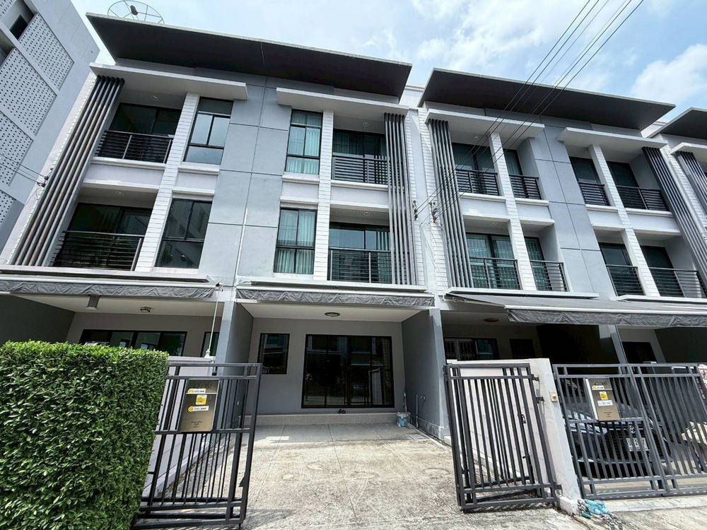 Call : 091-060-1637 Townhome for sale in Baan Klang Mueng Rattanatibet