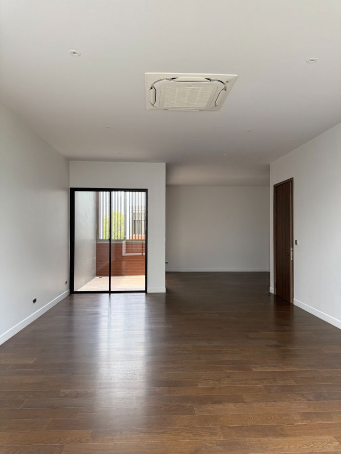 รูป บ้านหรูใกล้โรงเรียนนานาชาติ ทำเลกรุงเทพกรีฑา ขนาด 655 ตร.ม. - รูปที่ 9/12