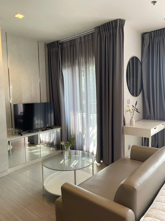 picture #R5558  🎉 060868 Condo for rent Life Asoke - Rama 9 - 9/19
