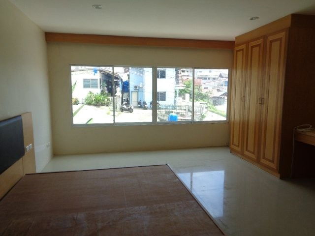 picture FOR SALE  TOWNHOUSE PROPERTY  3375000 BAHT. - 5/8