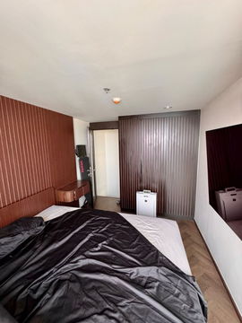 Altitude Unicorn Sathorn Tha Phra【𝐒𝐄𝐋𝐋 & 𝐑𝐄𝐍𝐓】🔥มุมไหนก็มีคาแรกเตอร์ ห้องนี้ชัดเรื่องดีไซน์แต่ไม่ทิ้งฟังก์ชัน🔥  ติดต่อไลน์ไอดี: @hacondo