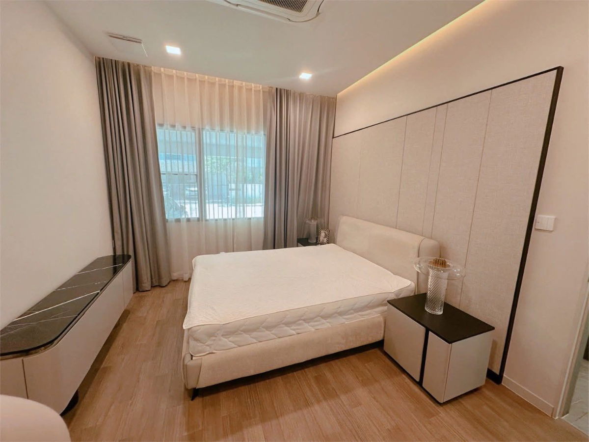 รูป TH08 ให้เช่าบ้านเดี่ยว 2 ชั้น ตกแต่งสวยมากๆ เฟอร์/เครื่องใช้ไฟฟ้าครบ พร้อมอยู่ โครงการ MANTANA Bangna km 15 (มัณฑนา บางนา กม. 15) - รูปที่ 16/20