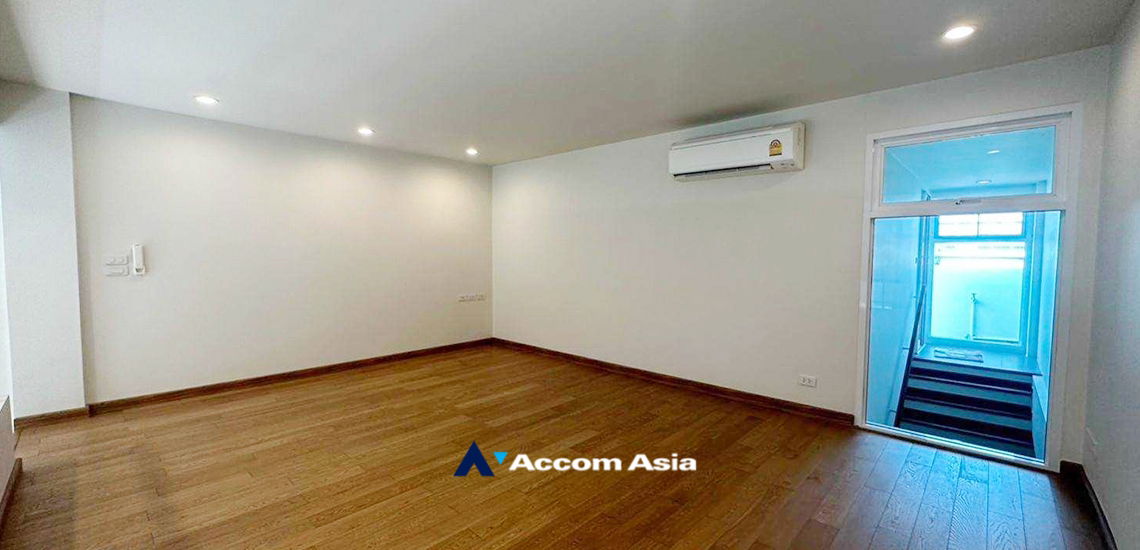 รูป 🔼🔽 AccomA 📩 Home Office 4 BR Townhouse in Klong Tan (AA33995) - รูปที่ 18/20