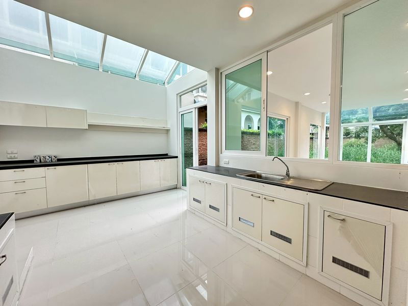 picture Luxury detached house for sale, Casa Legend Sriracha, near the motorway, prime location, great  price - 5/20