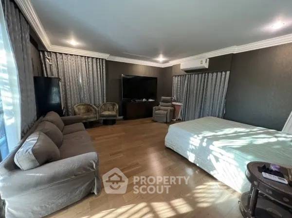 picture 4-BR House at Burasiri Pattanakarn in Prawet (ID 2234434) - 3/9