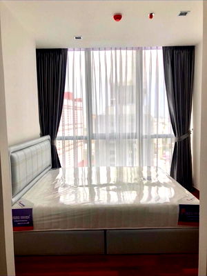 Condos for sale : Wish Signature Midtown Siam 1【𝐒𝐄𝐋𝐋 & 𝐑𝐄𝐍𝐓】🔥A stylish room that plays with light. Dark wood materials. 🔥  Contact Line ID: @hacondo