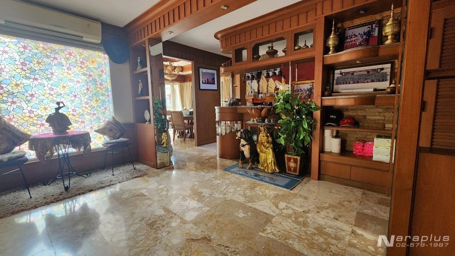 รูป 68070948 : ขายบ้านเดี่ยว 2 ชั้น Built-in ทั้งหลัง ขนาด 4 ห้องนอน บนที่ดิน 84.3 ตารางวา หมู่บ้านลัดดารมย์ วัชรพล-สุขาภิบาล 5 - รูปที่ 9/23