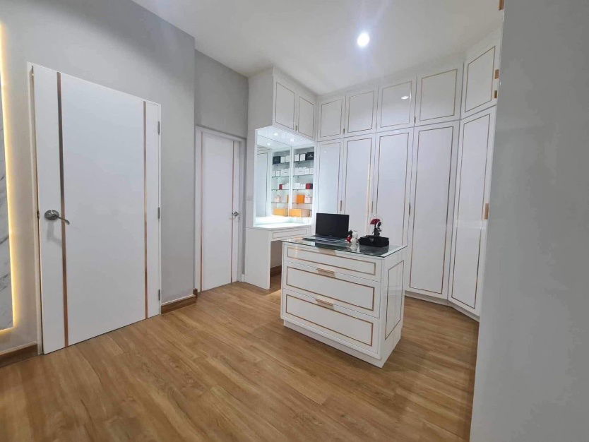 รูป 🏡 บ้านหรูให้เช่า – Fully Furnished แต่งครบ พร้อมอยู่! 📍หมู่บ้านแกรนดิโอ รามอินทรา-วงแหวน - รูปที่ 3/17