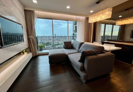 รูปภาพ Fuse Chan - Sathorn