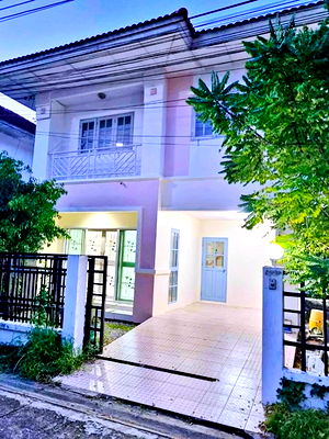 เช่าบ้านเดี่ยว ลำลูกกา ปทุมธานี : มาร์เก็ตวิลเลจ รังสิต 1.9กม.ตลาดกลางลาดสวาย 2.4 กม เลียบลำลูกกาคลอง 4 ให้เช่าบ้าน2ชั้น 38ตร.วา. 3นอน พร้อมเฟอร์ 3 แอร์ ร่มรื่น