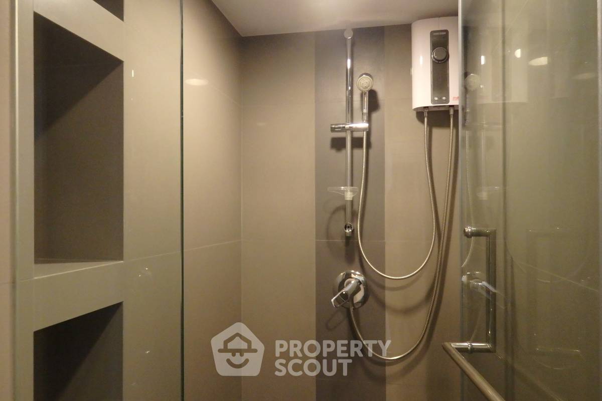 picture 2-BR Condo at The Crest Sukhumvit 34 near BTS Thong Lor (ID 887190) - 11/17